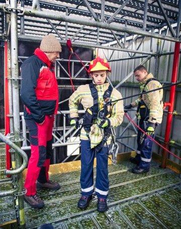 web_rpa_cadets_pompiers_descente_en_rappel-12.jpg